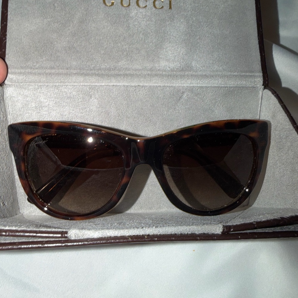 Gucci Women's Brown Tortoise Sunglasses - Picture 2 of 5